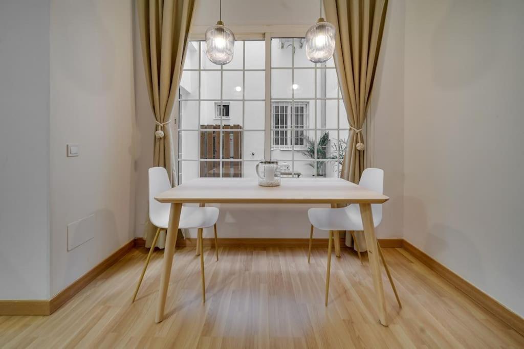 Encantador Apartamento Con Patio มาลากา ภายนอก รูปภาพ